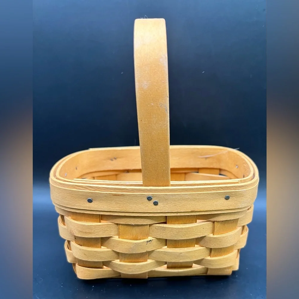 Longaberger Tan Woven Basket with Handle, 5 inches wide‎